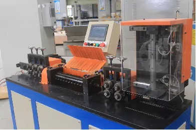 HWASHI 1.1mm-9mm हाई स्पीड स्टील वायर स्ट्रेटनिंग मशीन, स्वचालित रोटरी वायर स्ट्रेटनर और कटिंग मशीन
