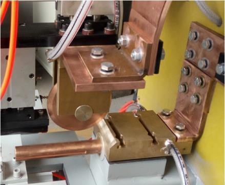 विभिन्न अनुप्रयोगों के लिए HWASHI सीम वेल्डिंग मशीन 75KVA 26500A स्थिर और वेल्डिंग मजबूत और सुसंगत वेल्ड सीम