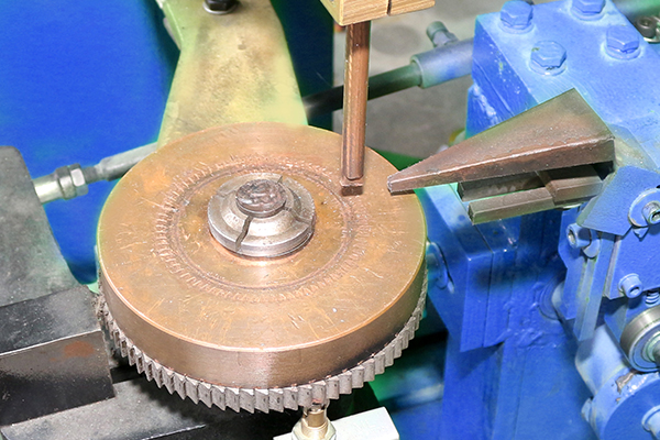 Hwashi ऑटोमोटिव लॉक वेल्डिंग उपकरण सुरक्षित वाहन ताले के लिए विश्वसनीय वेल्डिंग 4