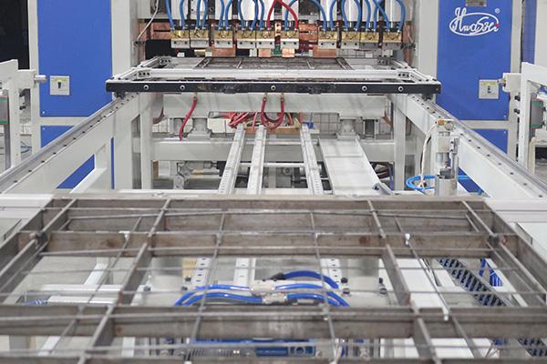 हमारे रेफ्रिजरेटर तार ट्यूब कंडेनसर उत्पादन लाइन मशीन वेल्डिंग और झुकने मशीन के साथ दक्षता को अधिकतम 6